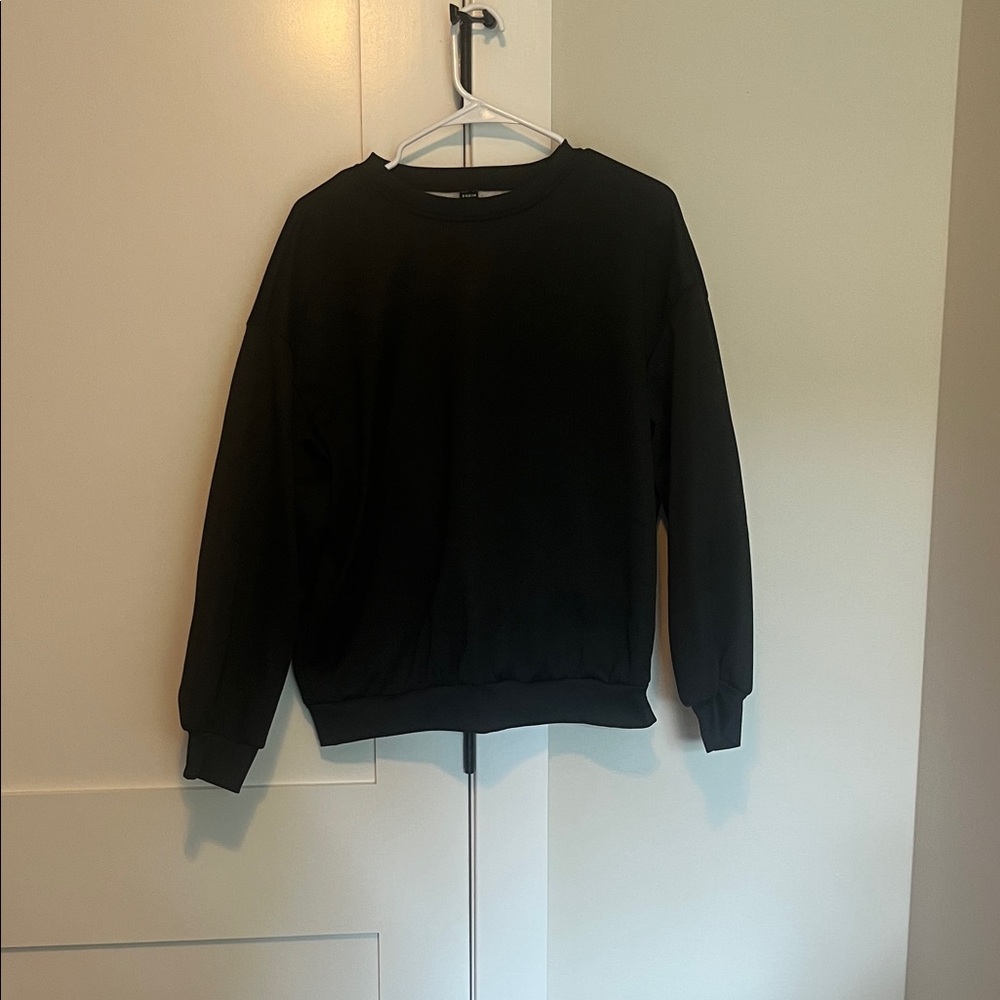 SHEIN Black Men's Crewneck Sweater